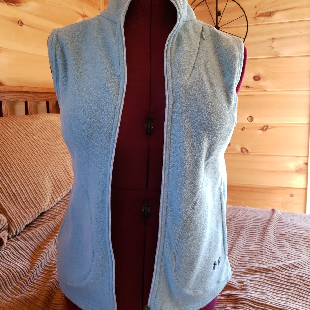 Teal fleece Under Armour vest.